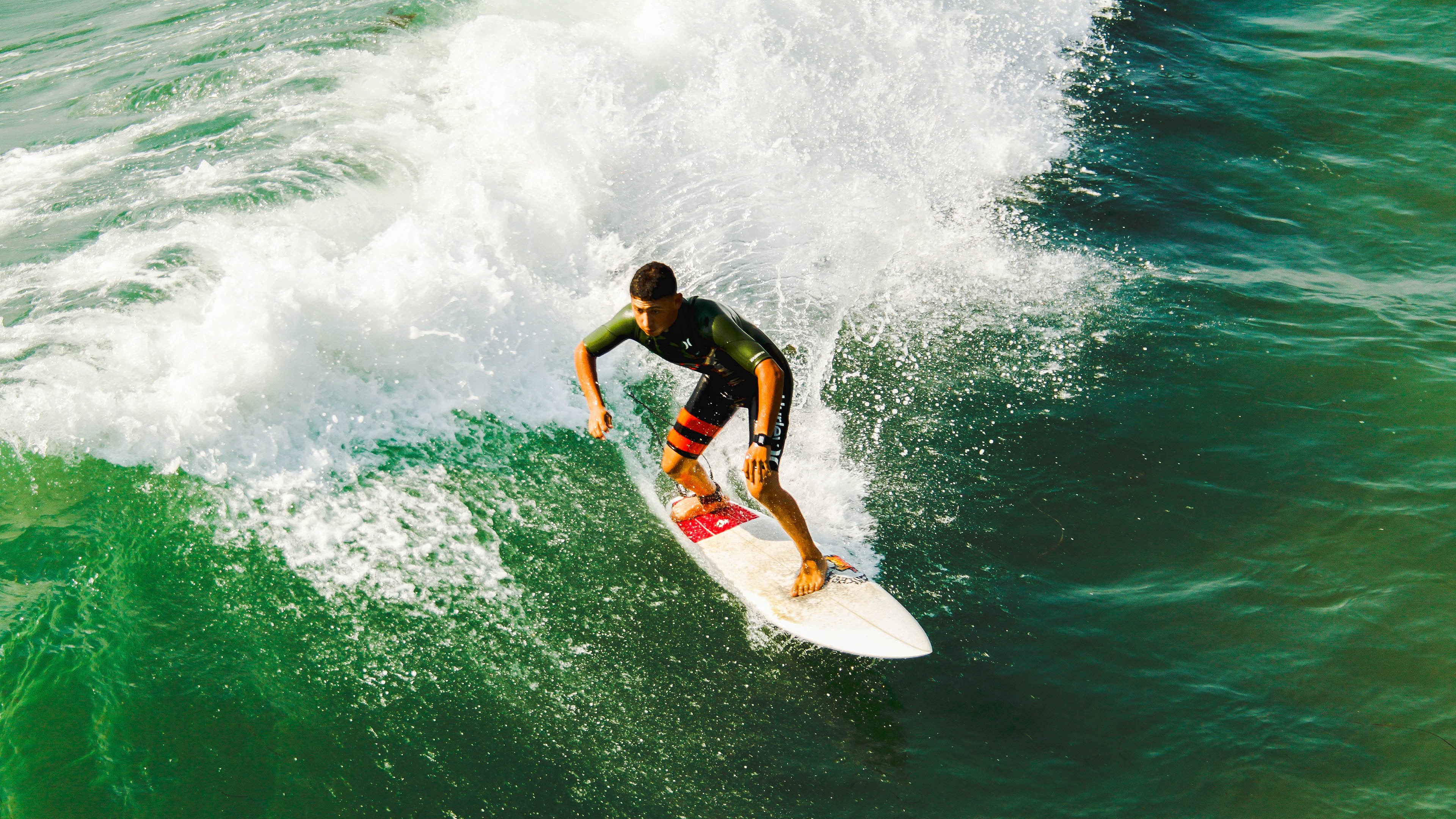 中立代表队B接力表现彰显团队精神