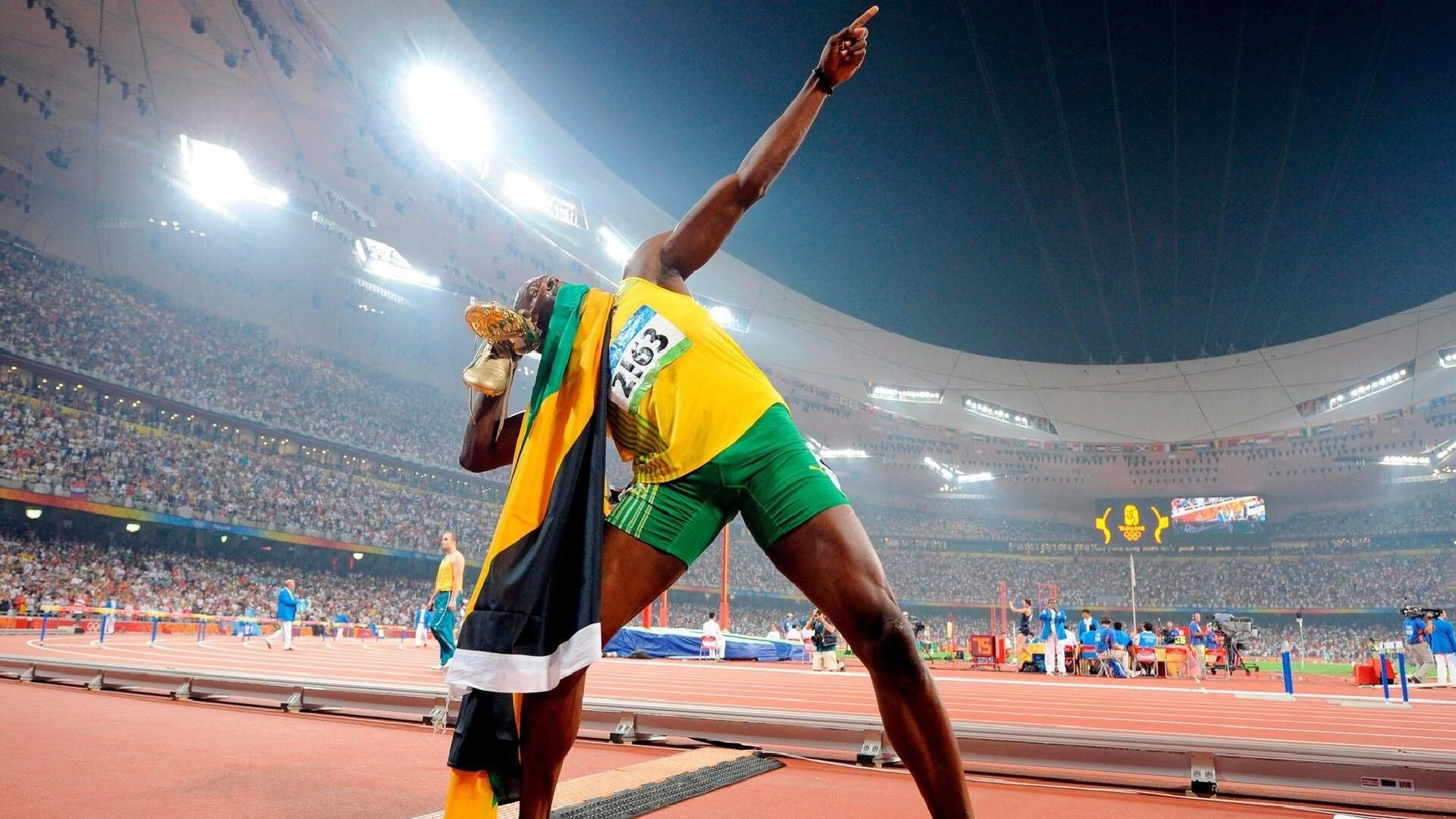 拜仁管理层稳定，为球队长远发展铺路，拜仁人员变动